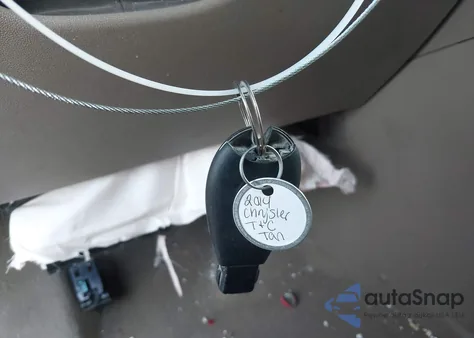 2014 Chrysler Town & Country Touring z USA, uszkodzony, nr VIN 2C4RC1BGXER125468